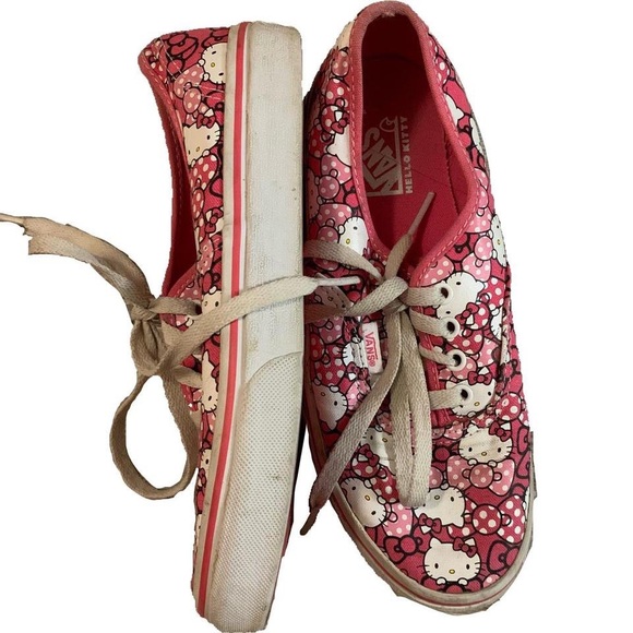 EARLY 2010s HELLO KITTY VANS - Picture 1 of 3